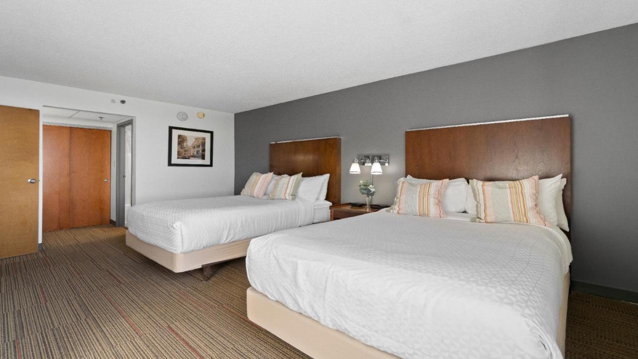 315 Loso Hotel Airport Шарлът Екстериор снимка