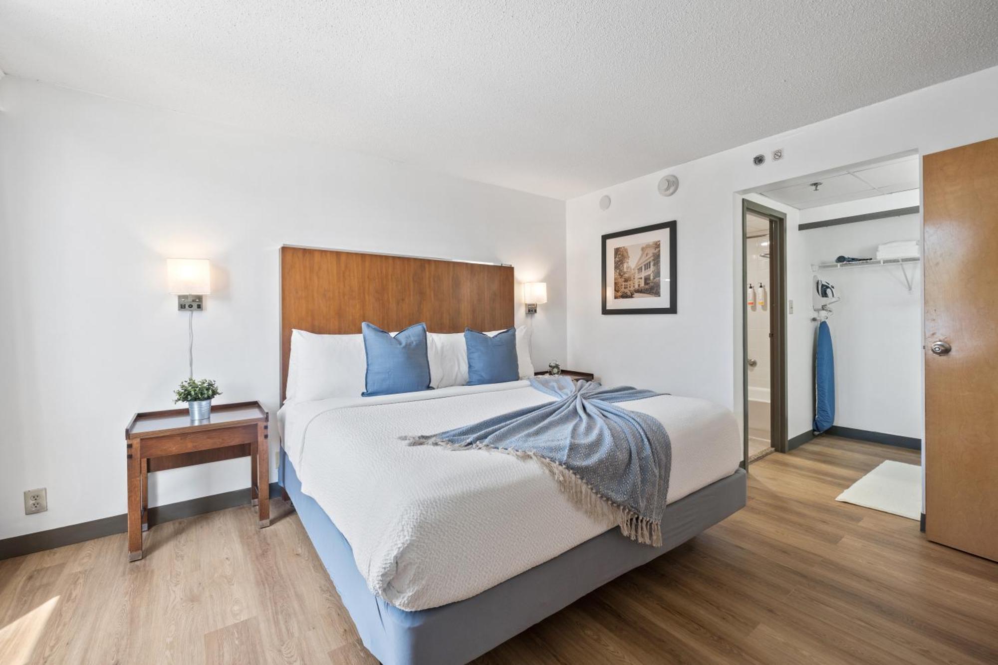 315 Loso Hotel Airport Шарлът Екстериор снимка